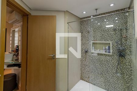 Apartamento à venda com 330m², 4 quartos e 4 vagasBanheiro 02 da Suíte 02