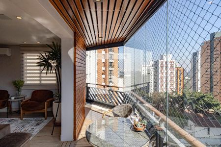 Apartamento à venda com 330m², 4 quartos e 4 vagasVaranda da Sala