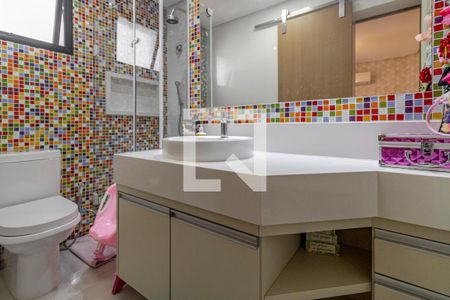 Apartamento à venda com 330m², 4 quartos e 4 vagasBanheiro 01 da Suíte 01