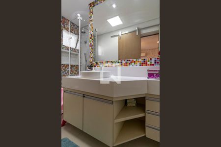 Apartamento à venda com 330m², 4 quartos e 4 vagasBanheiro 01 da Suíte 01