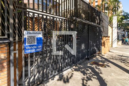 Apartamento à venda com 330m², 4 quartos e 4 vagasFachada e portaria