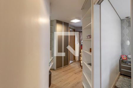 Apartamento à venda com 330m², 4 quartos e 4 vagasCloset da Suíte 02