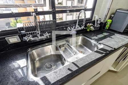 Apartamento à venda com 330m², 4 quartos e 4 vagasCozinha - Torneira