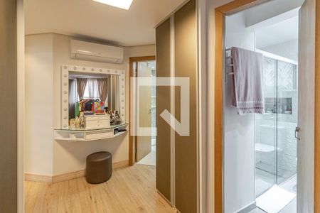 Apartamento à venda com 330m², 4 quartos e 4 vagasCloset da Suíte 02