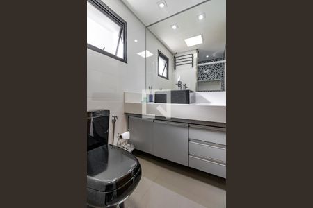 Apartamento à venda com 330m², 4 quartos e 4 vagasBanheiro 05