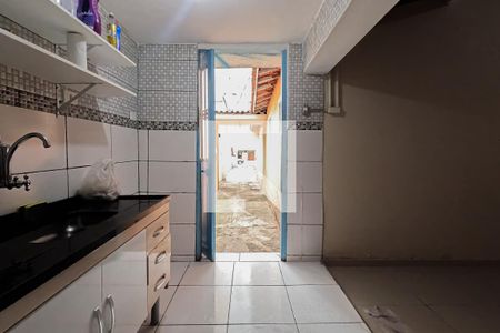 Casa à venda com 98m², 3 quartos e 4 vagasCozinha 