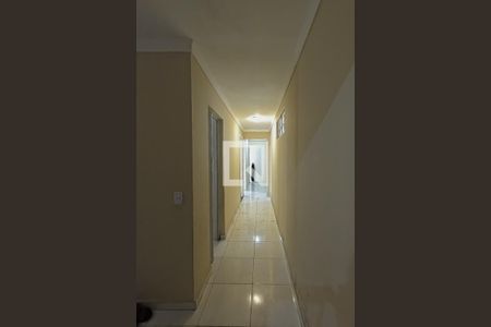 Casa à venda com 98m², 3 quartos e 4 vagasCorredor