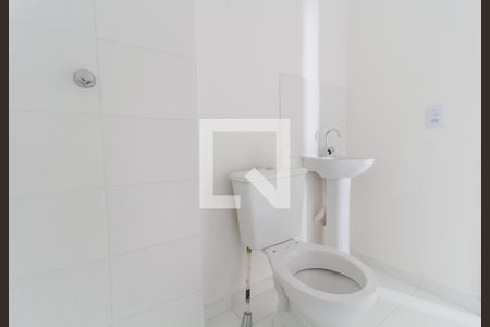Banheiro de apartamento para alugar com 2 quartos, 51m² em Conjunto Habitacional Brás Cubas, Mogi das Cruzes