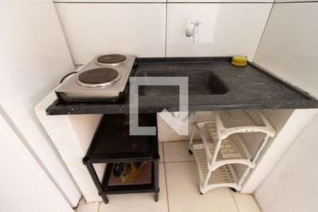 Detalhe cozinha de kitnet/studio para alugar com 1 quarto, 12m² em Hauer, Curitiba