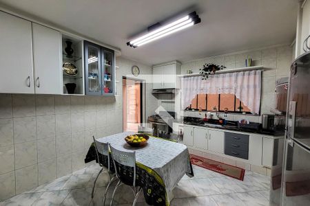 Casa à venda com 200m², 3 quartos e 2 vagasCozinha