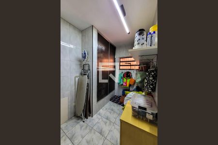 Casa à venda com 200m², 3 quartos e 2 vagasQuarto de Serviço