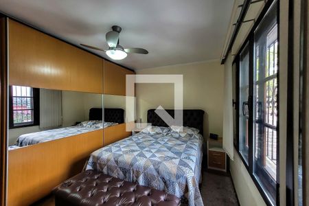 Casa à venda com 200m², 3 quartos e 2 vagasSuíte
