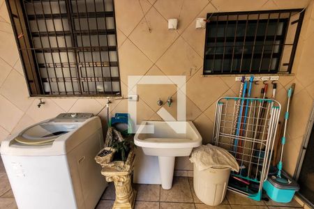 Casa à venda com 200m², 3 quartos e 2 vagasÁrea de Serviço/Quintal/Area de lazer