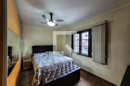 Casa à venda com 200m², 3 quartos e 2 vagasSuíte