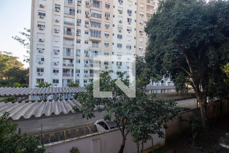 Vista do Quarto 1 de apartamento para alugar com 3 quartos, 78m² em São Sebastião, Porto Alegre