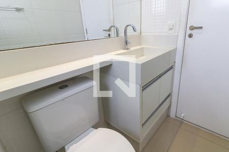 Apartamento para alugar com 50m², 2 quartos e 1 vaga Apartamento para alugar com 50m², 2 quartos e 1 vagaDetalhe do banheiro