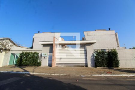 Casa de condomínio à venda com 110m², 3 quartos e 3 vagas Casa de condomínio à venda com 110m², 3 quartos e 3 vagasFachada