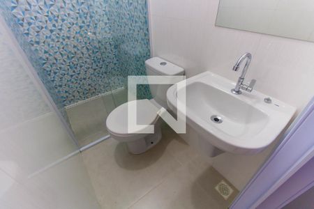 Banheiro da Suíte 1 de casa para alugar com 2 quartos, 60m² em Jardim Sapopemba, São Paulo