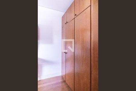 Closet do quarto 1 de casa para alugar com 2 quartos, 181m² em Vila Clementino, São Paulo