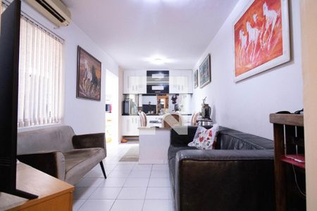 Casa à venda com 181m², 2 quartos e sem vaga Casa à venda com 181m², 2 quartos e sem vagaSala