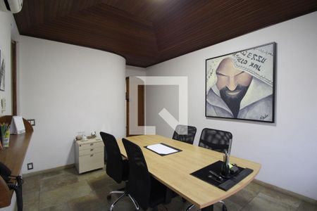 Casa para alugar com 341m², 4 quartos e 4 vagasEscritório 2