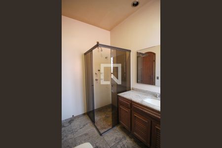 Casa para alugar com 341m², 4 quartos e 4 vagasBanheiro da Suíte 1