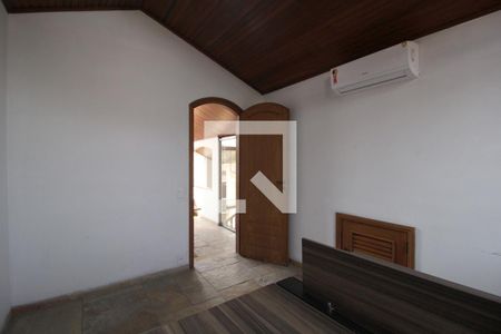 Casa para alugar com 341m², 4 quartos e 4 vagasEscritório 1