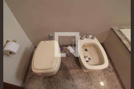 Casa para alugar com 341m², 4 quartos e 4 vagasBanheiro da Suíte 2