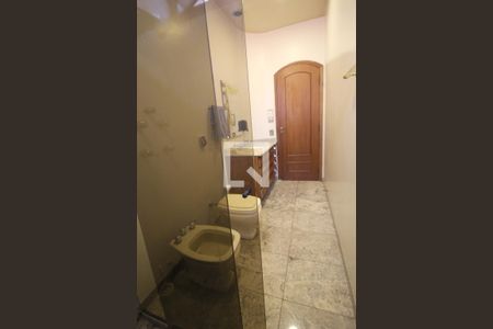 Casa para alugar com 341m², 4 quartos e 4 vagasBanheiro Social