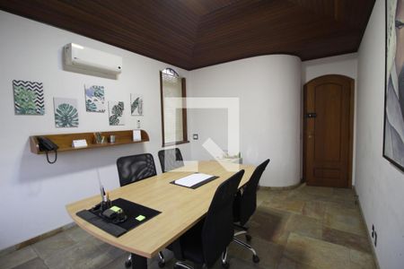 Casa para alugar com 341m², 4 quartos e 4 vagasEscritório 2