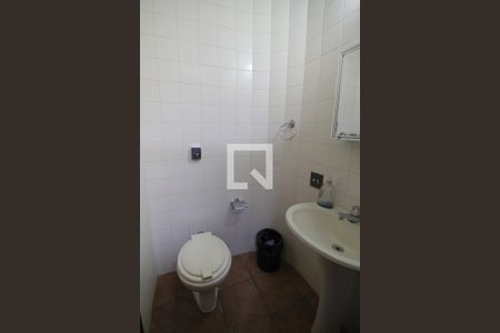 Casa para alugar com 341m², 4 quartos e 4 vagasBanheiro de Serviço