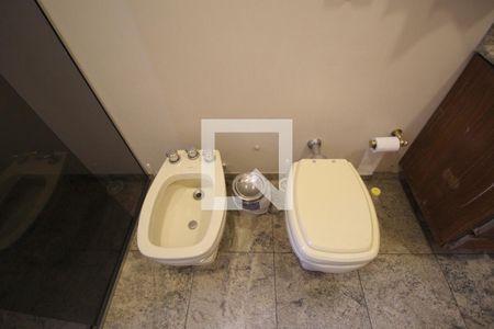 Casa para alugar com 341m², 4 quartos e 4 vagasBanheiro Social