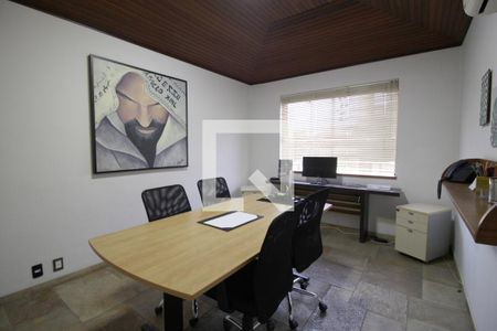 Casa para alugar com 341m², 4 quartos e 4 vagasEscritório 2