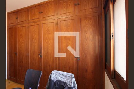 Casa para alugar com 341m², 4 quartos e 4 vagasQuarto