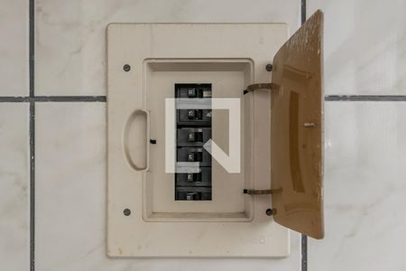 Apartamento para alugar com 65m², 2 quartos e sem vagaÁrea de Serviço - Quadro de luz