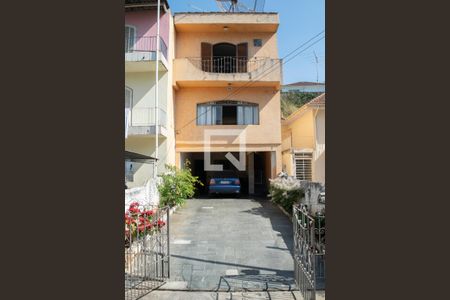 Casa à venda com 250m², 3 quartos e 3 vagasFachada da casa