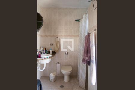 Casa à venda com 250m², 3 quartos e 3 vagasBanheiro quarto 1