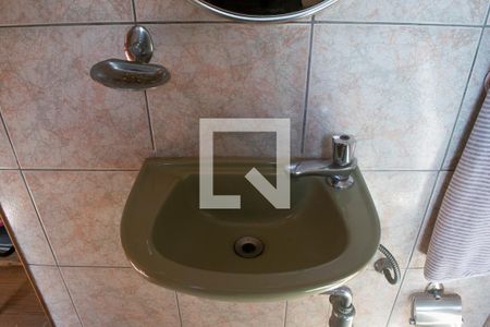 Casa à venda com 250m², 3 quartos e 3 vagasBanheiro quarto 2