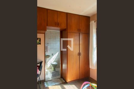 Casa à venda com 250m², 3 quartos e 3 vagasQuarto 2 suite