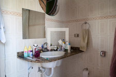 Casa à venda com 250m², 3 quartos e 3 vagasBanheiro quarto 1