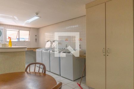 Studio para alugar com 30m², 1 quarto e 1 vaga Studio para alugar com 30m², 1 quarto e 1 vagaÁrea Comum - Lavanderia