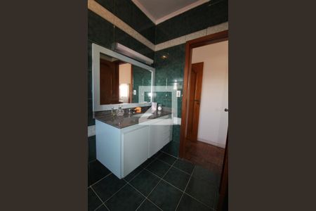 Casa à venda com 200m², 3 quartos e 2 vagasBanheiro 2