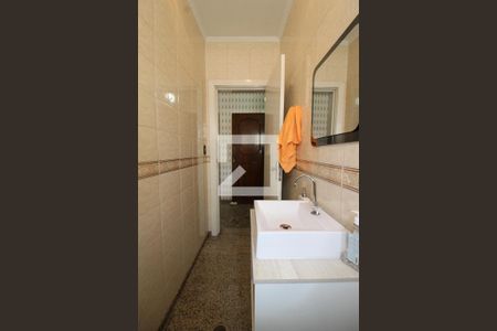 Casa à venda com 200m², 3 quartos e 2 vagasSuíte banheiro 