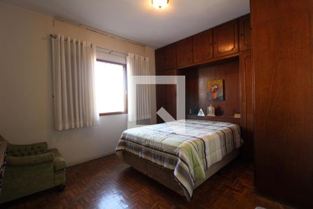 Casa à venda com 200m², 3 quartos e 2 vagasSuíte 