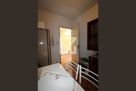 Casa à venda com 200m², 3 quartos e 2 vagasQuarto de Serviço