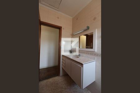 Casa à venda com 200m², 3 quartos e 2 vagasBanheiro 