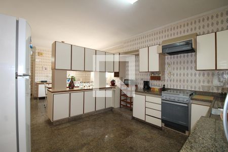 Casa à venda com 200m², 3 quartos e 2 vagasCozinha 