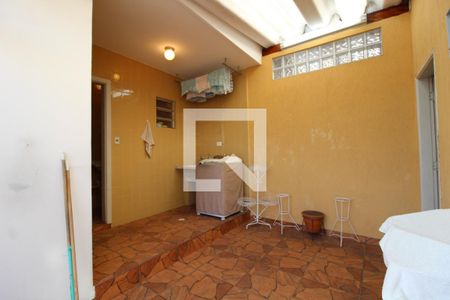 Casa à venda com 200m², 3 quartos e 2 vagasÁrea de Serviço