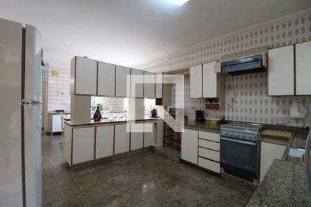 Casa à venda com 200m², 3 quartos e 2 vagasCozinha Cozinha 