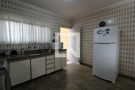Casa à venda com 200m², 3 quartos e 2 vagasCozinha 